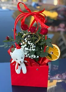 Çantada Mini Kırmızı Gül
