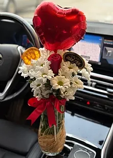 Vazoda Papatya & Kırmızı Gül Kalp Balon Hediye